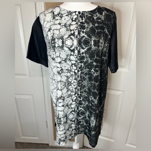 Shakuhachi Dresses & Skirts - Shakuhachi abstract dress tunic leather sleeve size medium goth artsy size M
